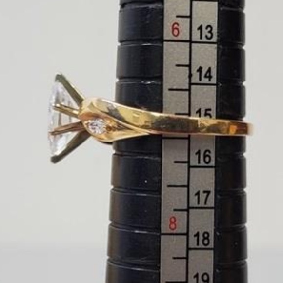 14K Solid Gold Marquis Cubic Zirconia Engagement Ring - Picture 4 of 6